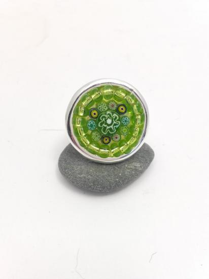 Bague verte en millefiori et perles de verre