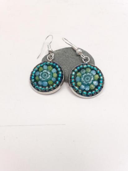 Boucle d'oreille bleue turquoise et verte en millefiori et émaux de verre