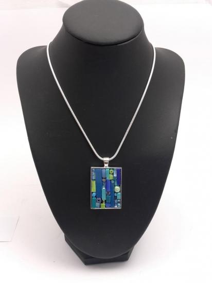 Pendentif en émaux de verre