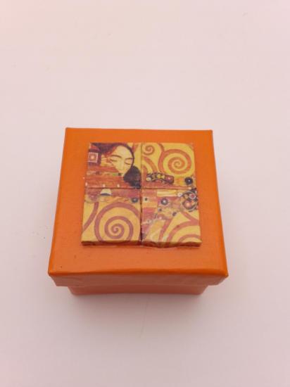 Boite à bijoux (5x5cm) Vendue